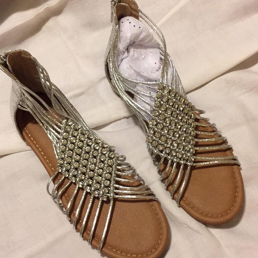 SUNDAY SALE ONLY🌹Nina Sandals